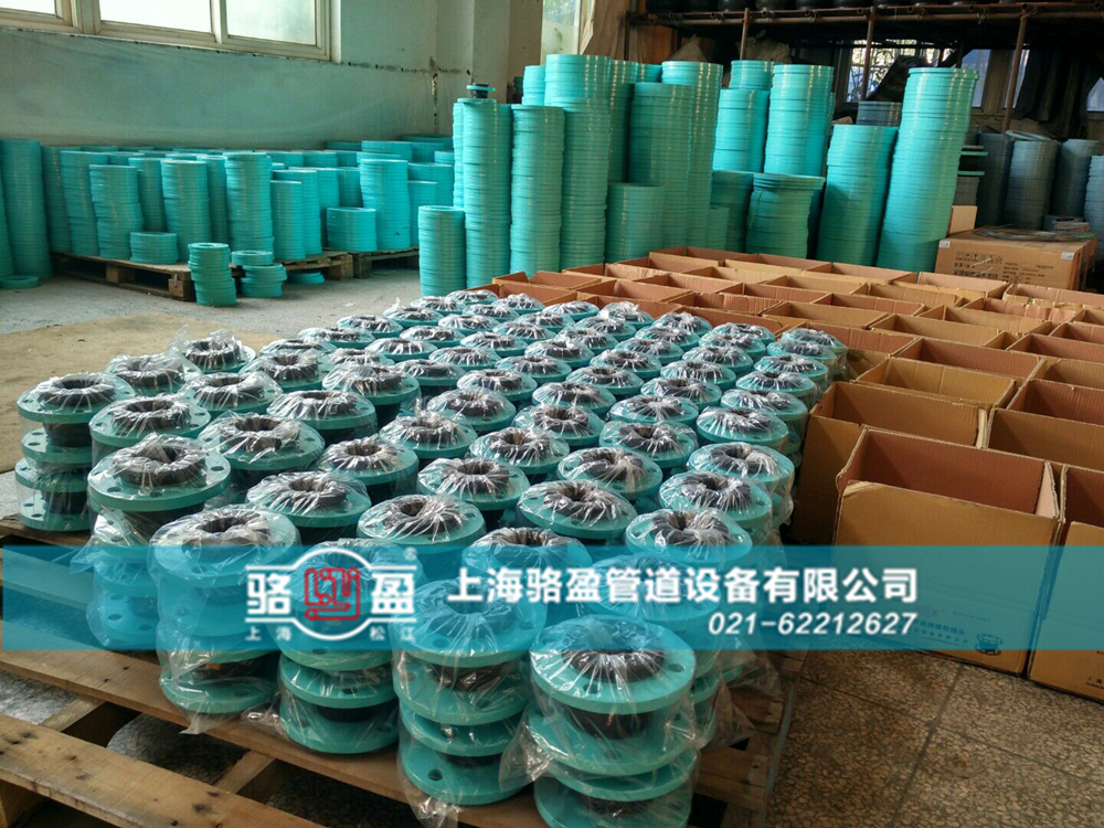 可曲撓橡膠接頭在突然增壓的條件下如何防水爆破現(xiàn)象的出現(xiàn)？