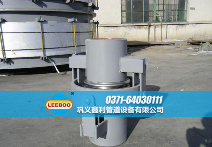 萬向鉸鏈<a href=http://m.zgqhw.cn target=_blank class=infotextkey>補(bǔ)償器</a>發(fā)貨現(xiàn)場