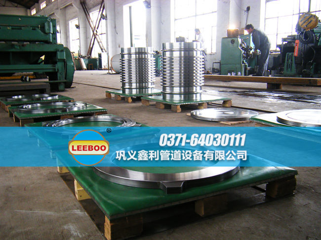 鑫利<a href=http://m.zgqhw.cn target=_blank class=infotextkey>補償器</a>組裝車間