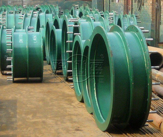 偏心<a href=http://m.zgqhw.cn.cn target=_blank class=infotextkey>異徑橡膠接頭</a>實景圖